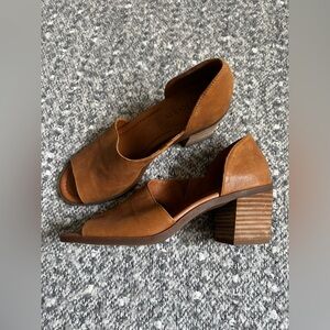 Sole Society Women's Brown Block Heel Sandals